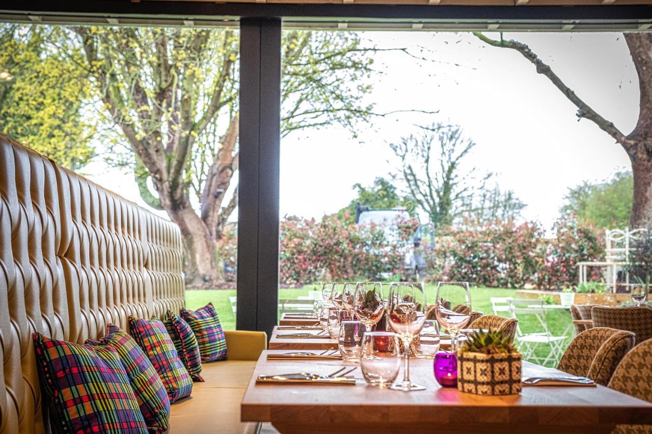 Отель The Carpenters Arms Great Wilbraham Экстерьер фото